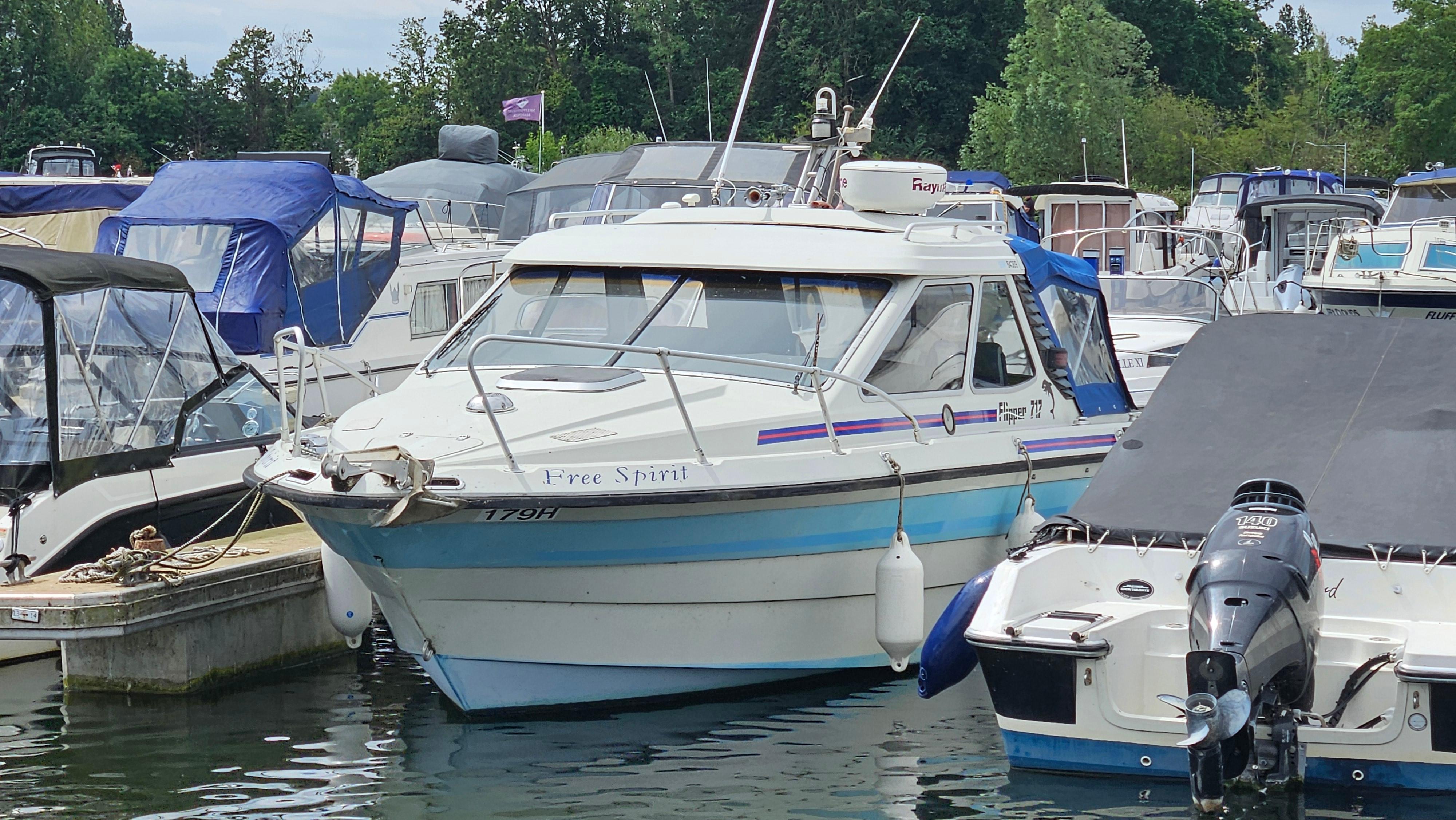 1989 Flipper 717c