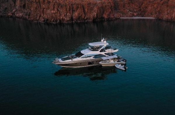Azimut Flybridge 66