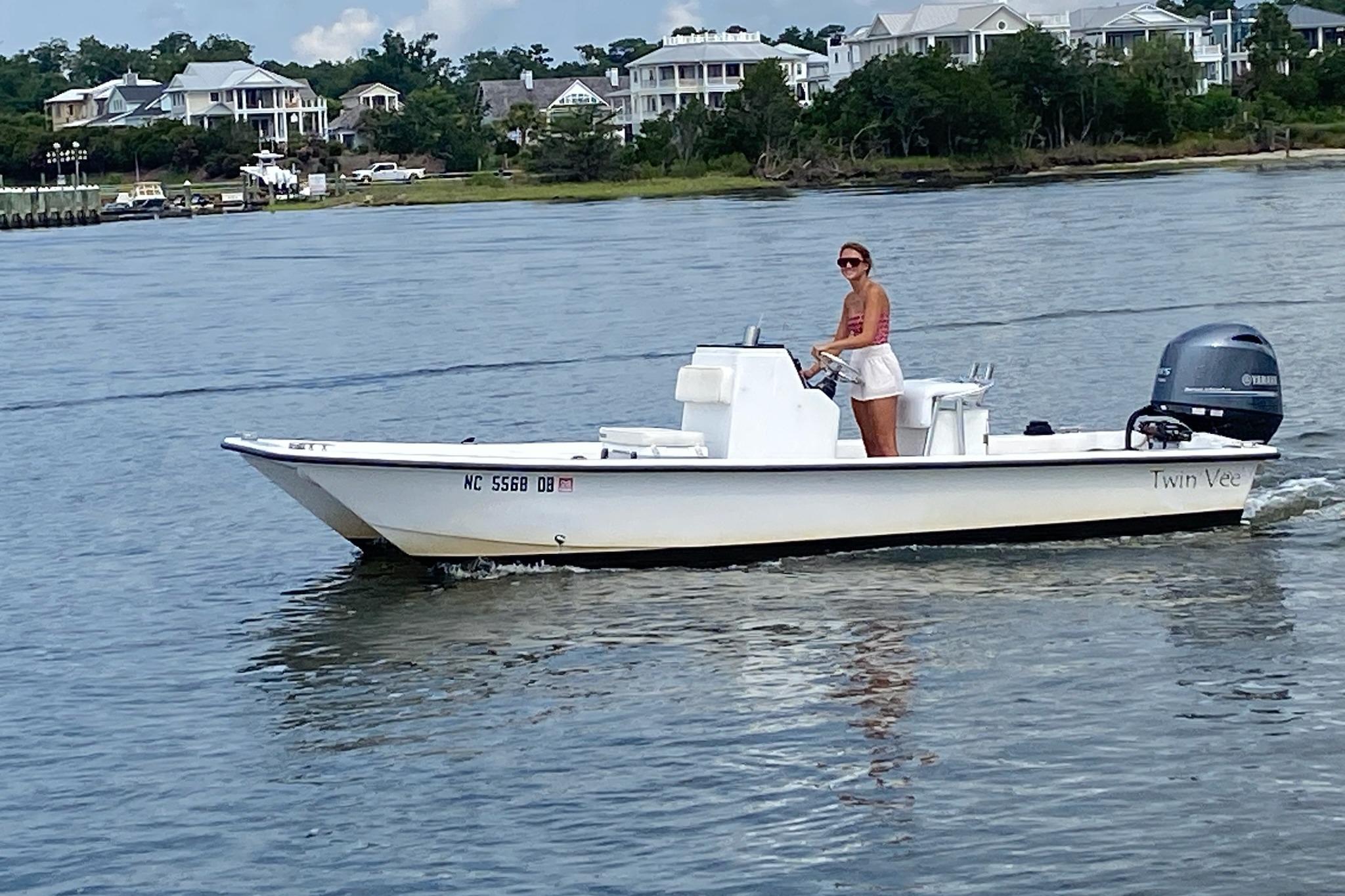 2005 Twin Vee 19
