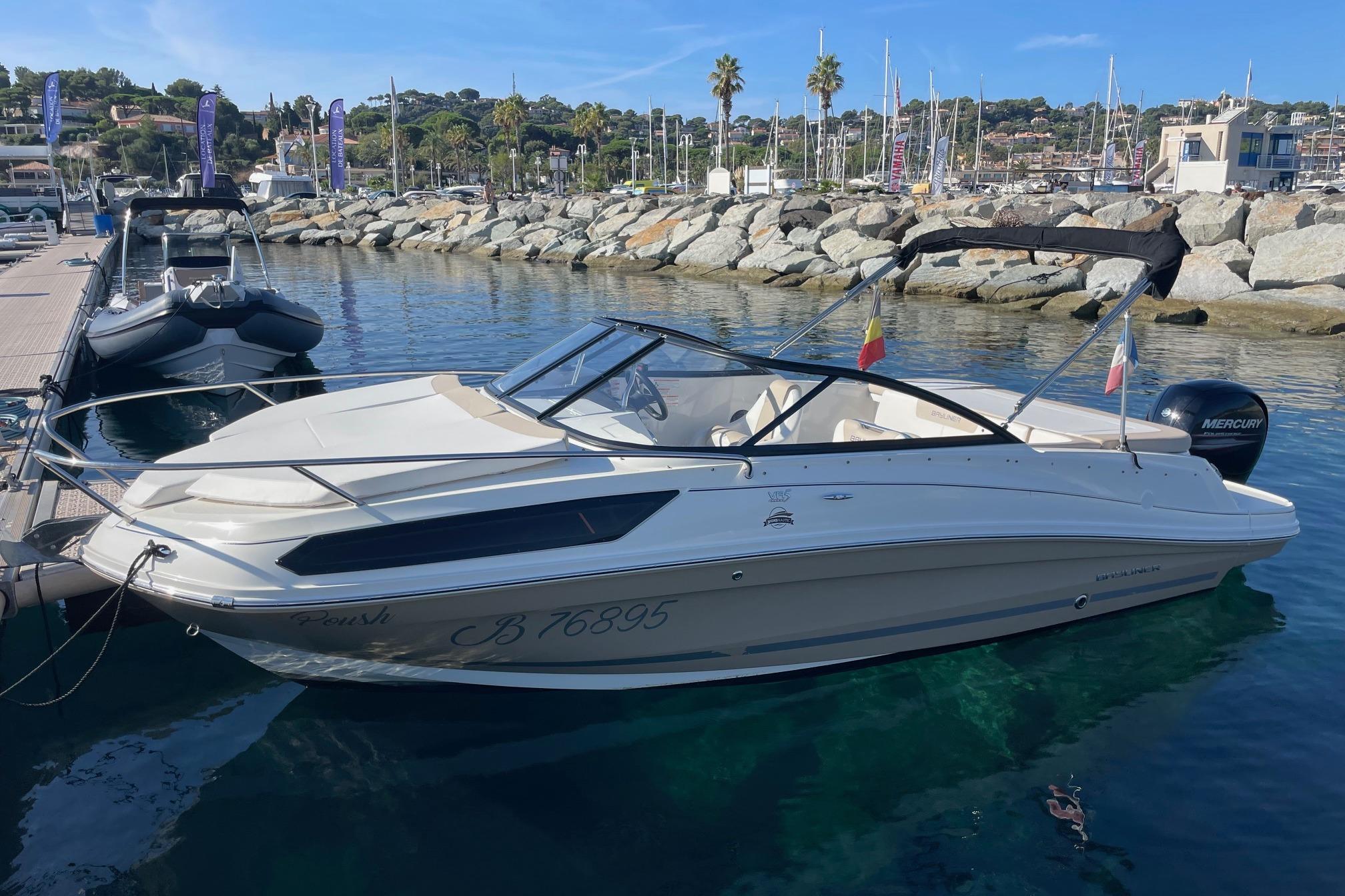 2018 Bayliner VR5 Cuddy