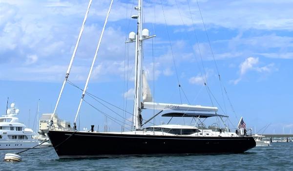 2004 Oyster 82