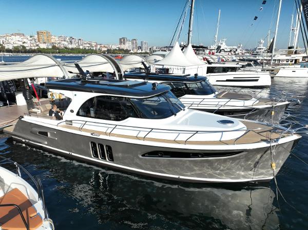 2025 Falcon Yachts F-42 2X370 HP YANMAR STANDART VERSION