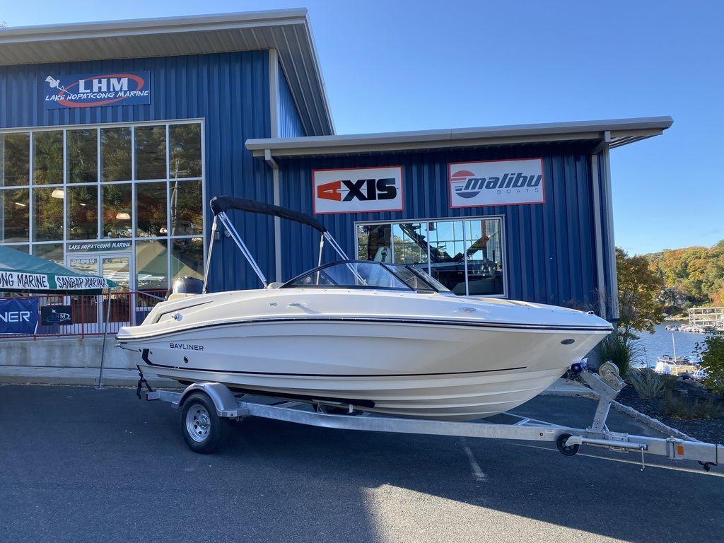 2025 Bayliner VR5 Outboard, Lake Hopatcong United States