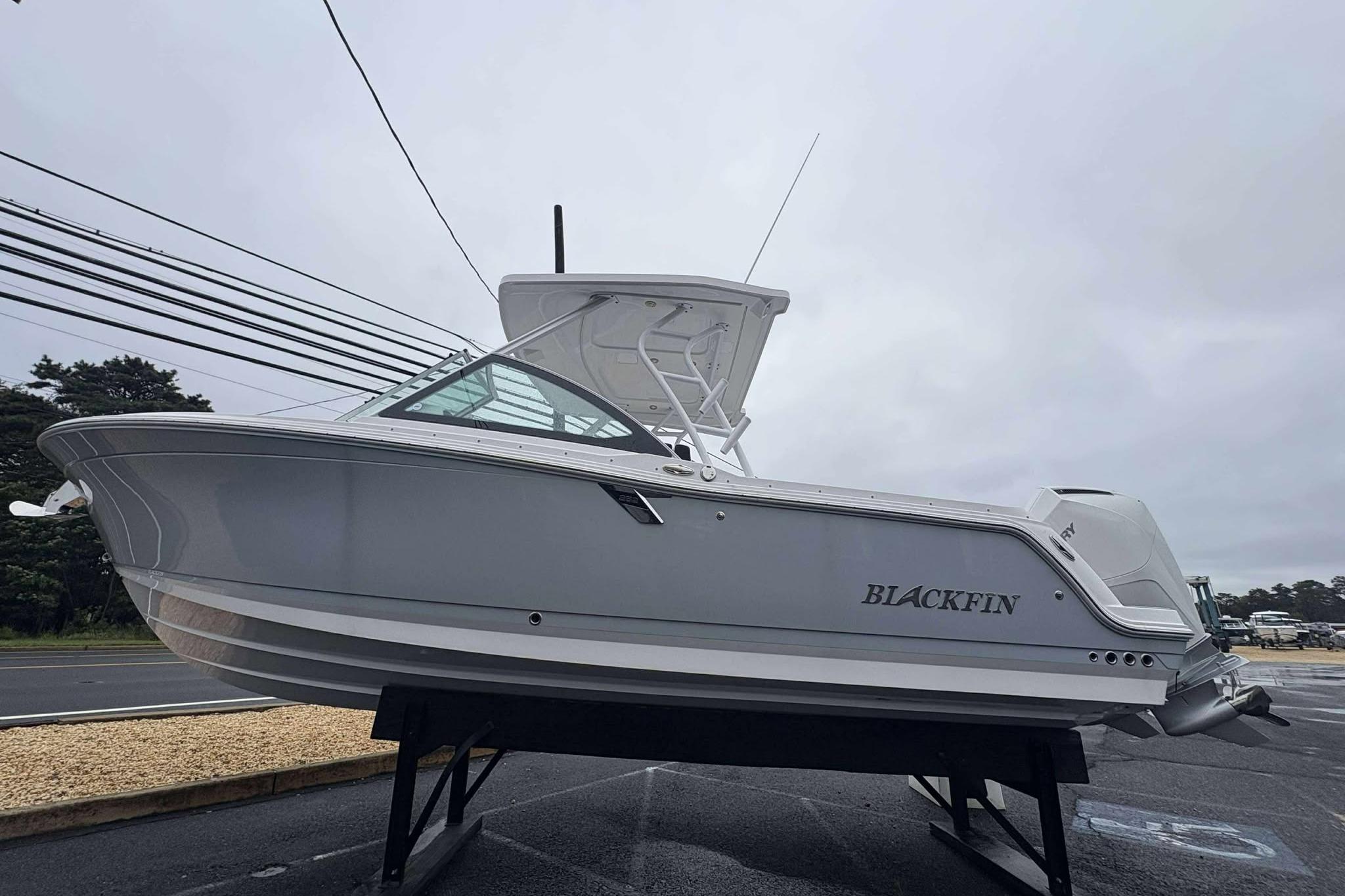 2025 Blackfin 252 DC