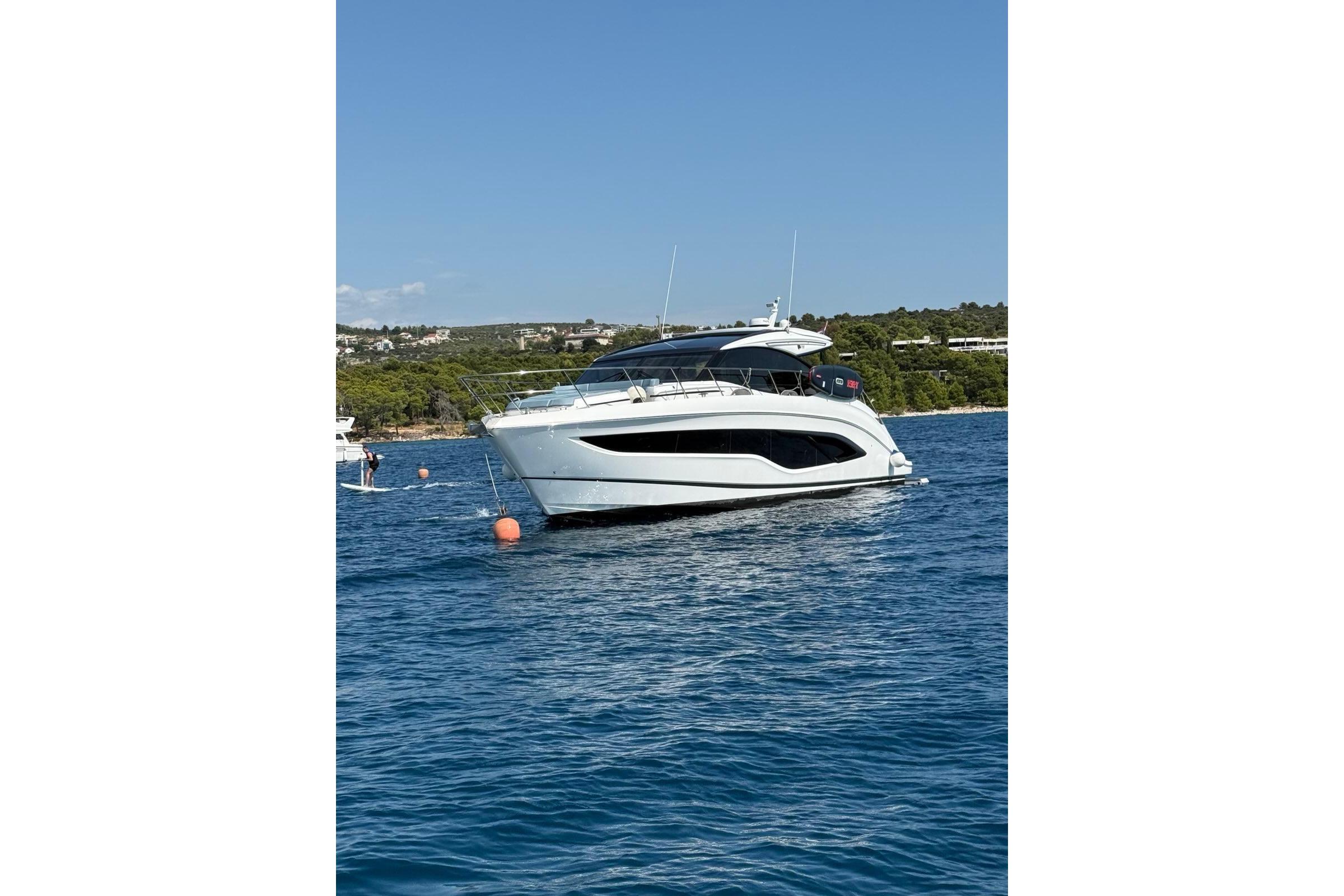 2022 Princess V55