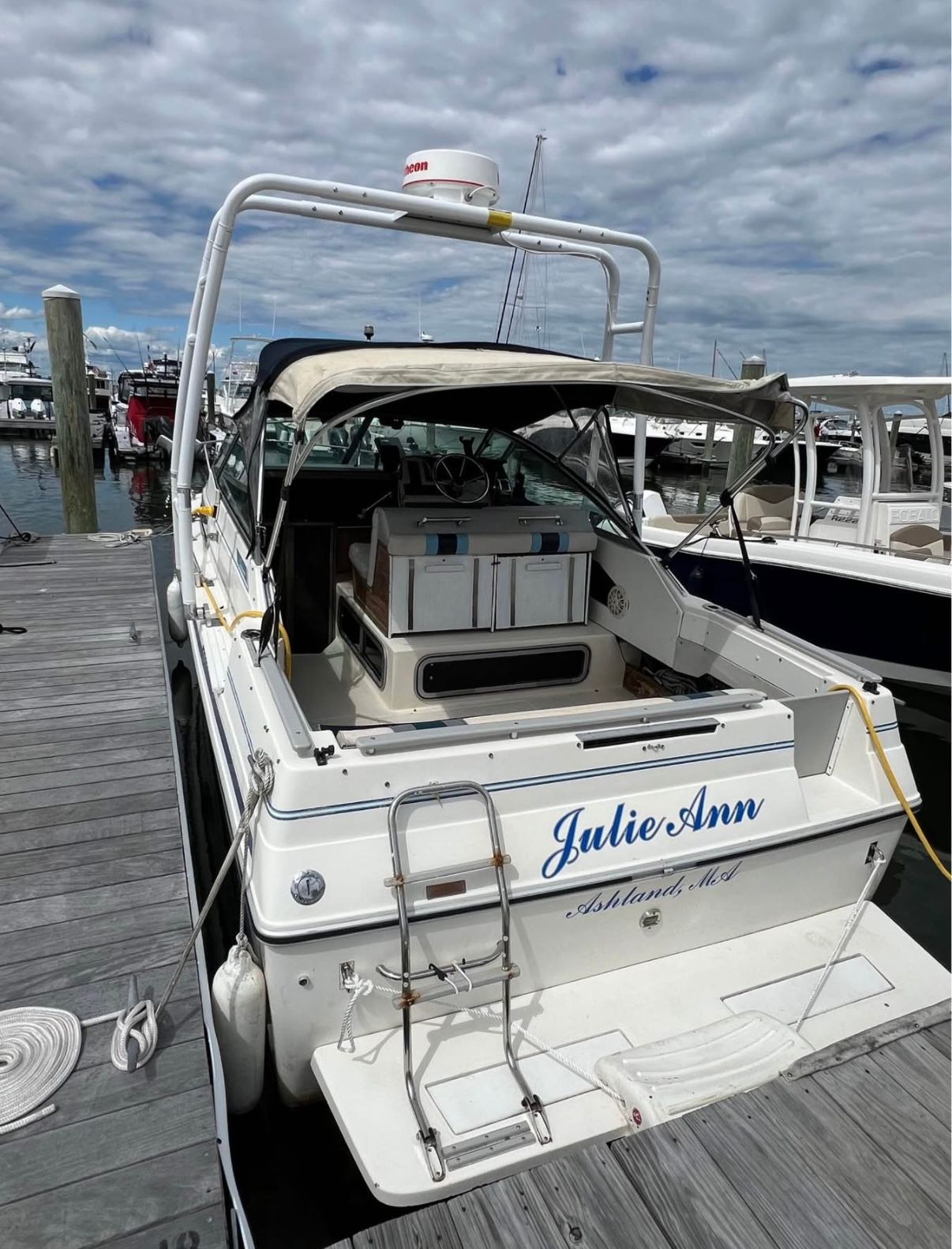 1986 Sea Ray Sundancer 250 DA