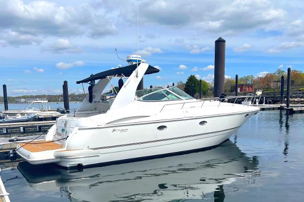 2000 Cruisers Yachts 3772 Express