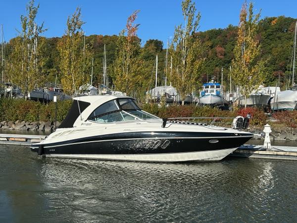 2011 Cruisers Yachts 330 Express