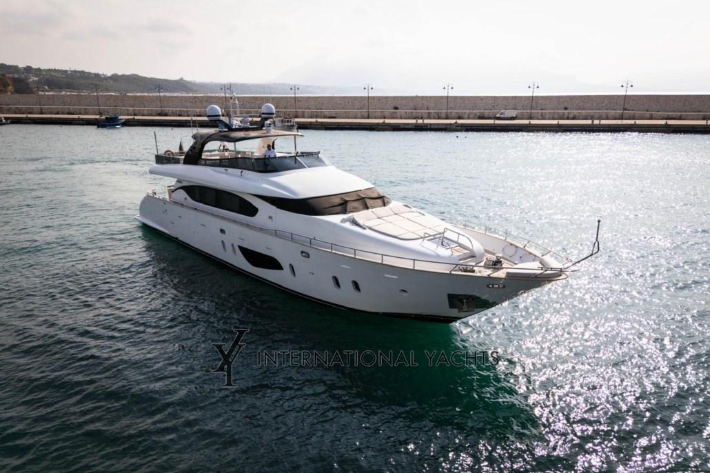 2011 Maiora 27