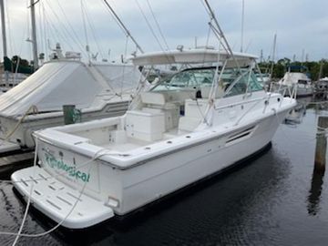 2000 Pursuit 3400 Express