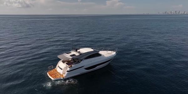 2023 Riviera 4600 Sport Yacht Platinum Edition