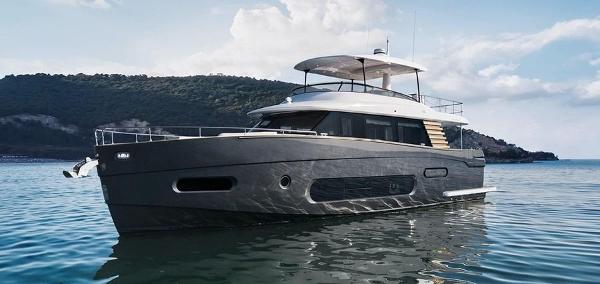 Azimut Magellano 66