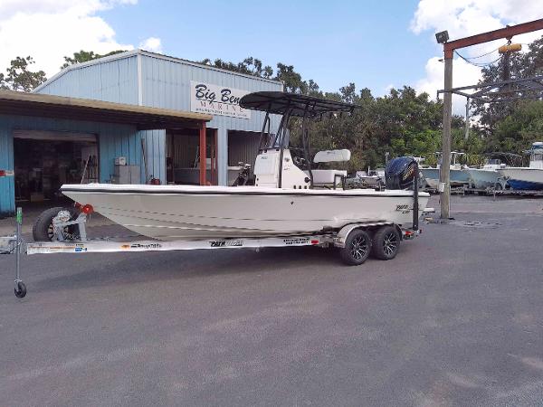 Pathfinder 2300 HPS 2025 Pathfinder 2300 HPS boat on trailer outside Big Bear Marine.