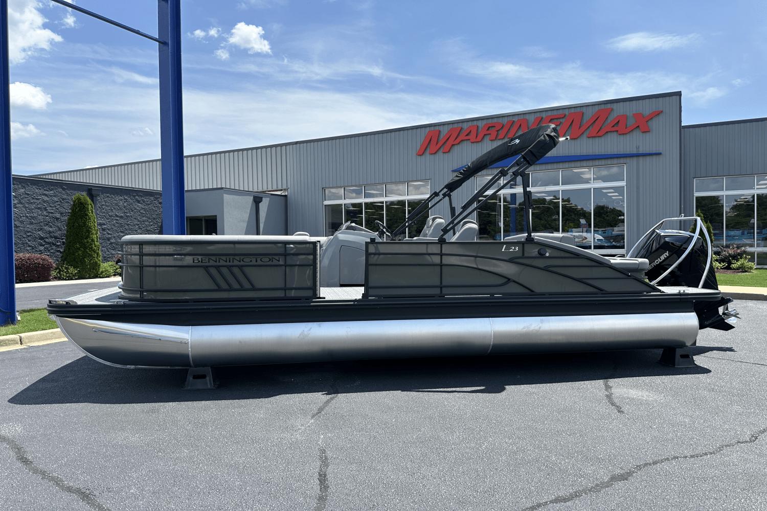 2025 Bennington 23 LSB