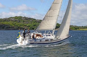 2016 Hallberg-Rassy 372