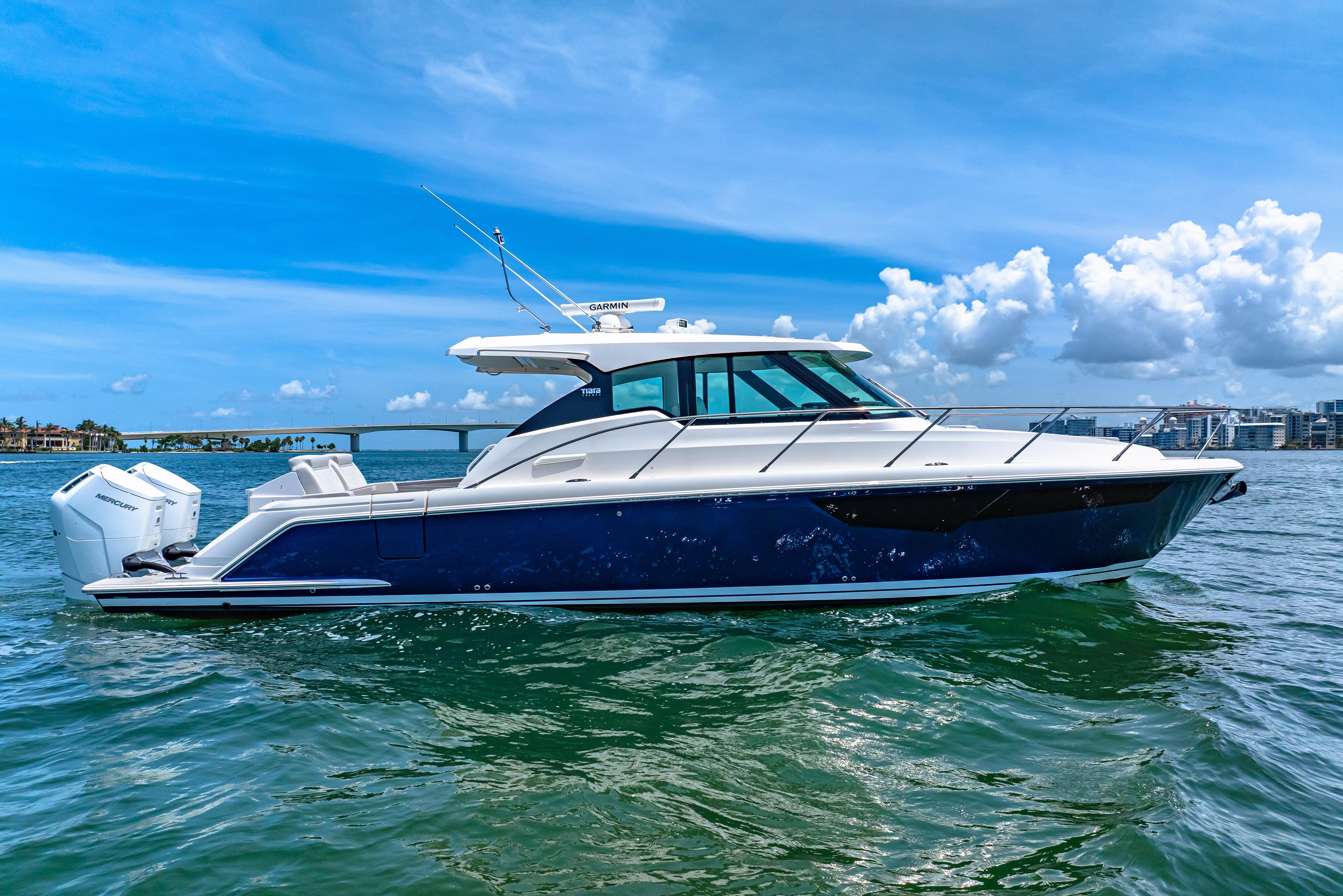2022 Tiara Yachts 43 LE