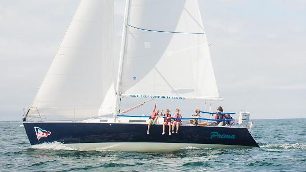 J Boats J/105 Sailing on a 2000 J Boats J/105 with crew enjoying the open sea.
