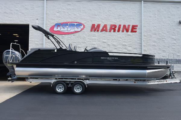 Bennington 25 RTFB 2023 Bennington 25 RTFB pontoon boat on trailer at GSPS Marine dealership.