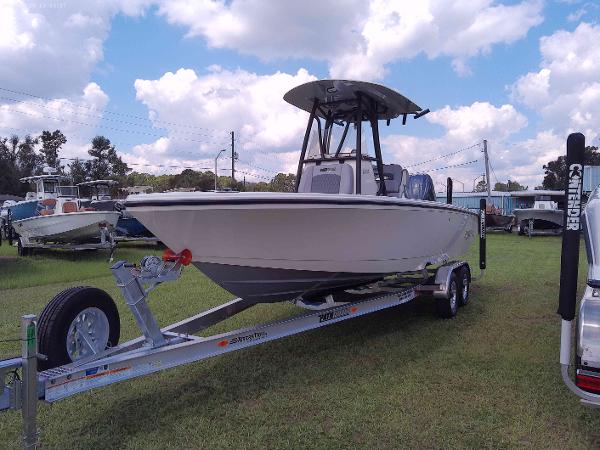2025 Pathfinder 2400 Open