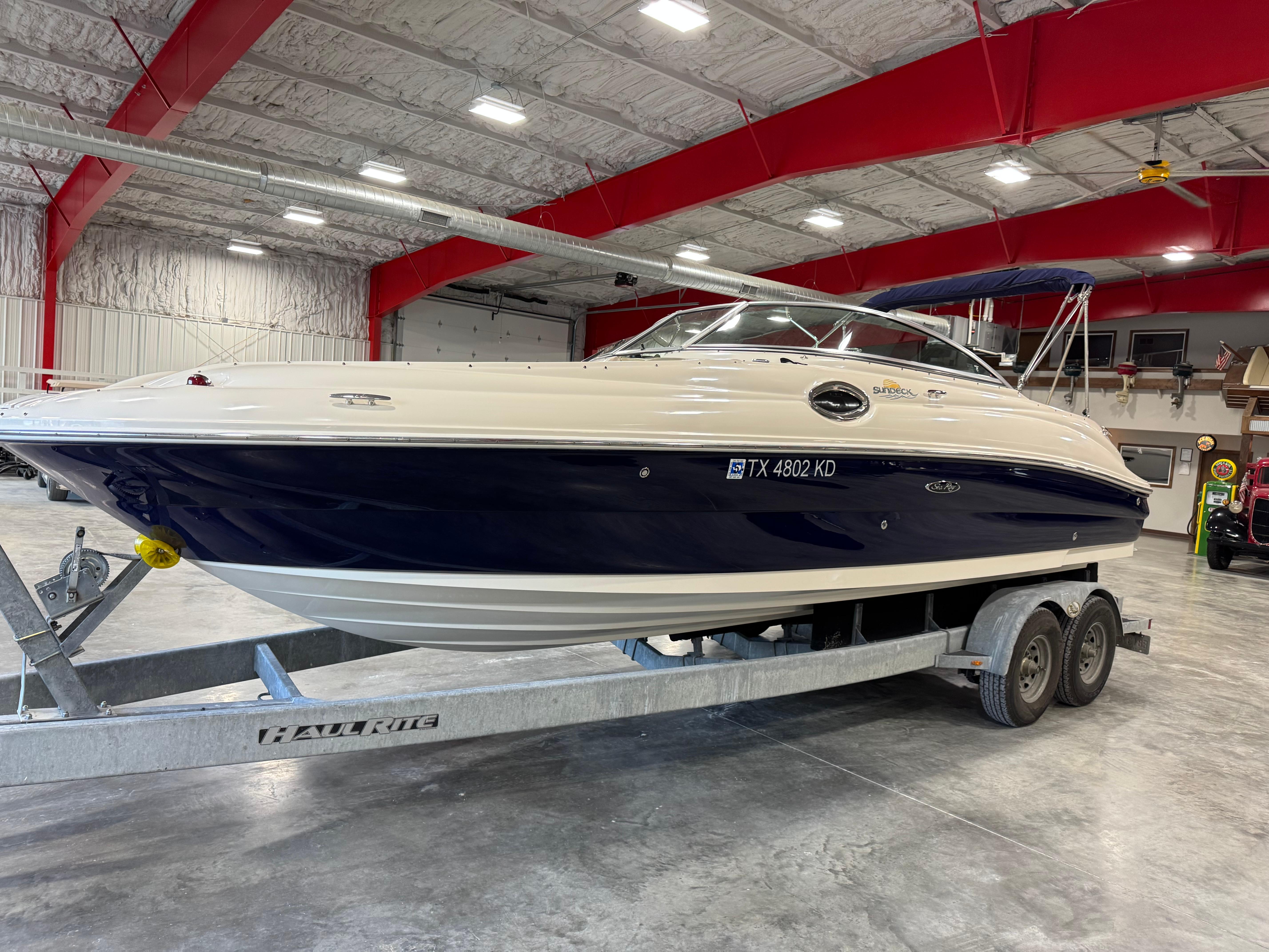 2005 Sea Ray 240 Sundeck
