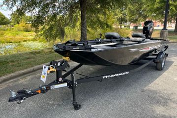 2025 Tracker Panfish 17