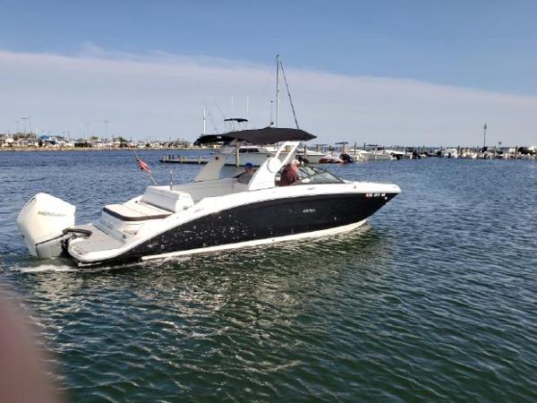 2019 Sea Ray SDX 270 Outboard
