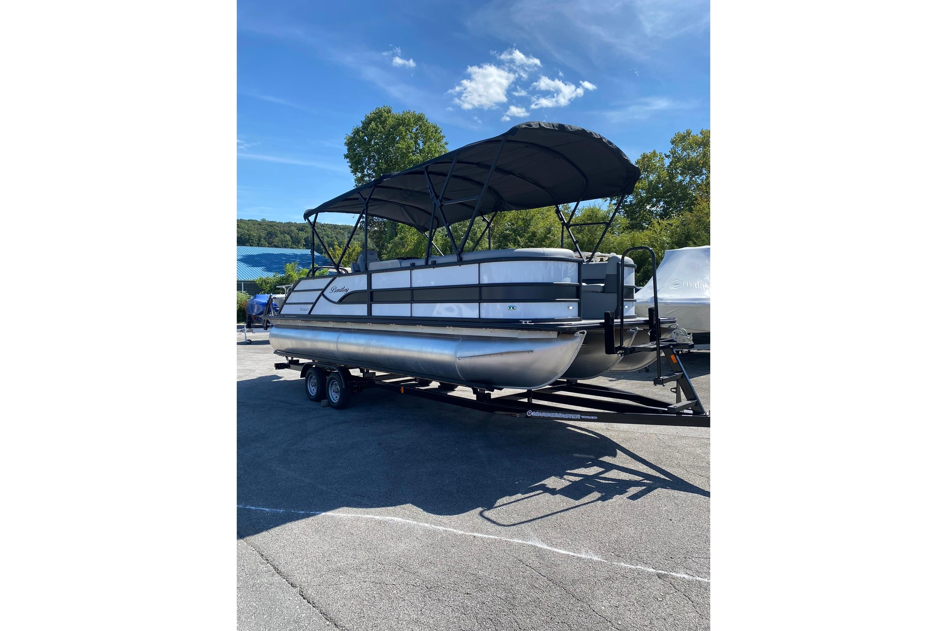 2025 Bentley Pontoons Legacy 243 Swingback