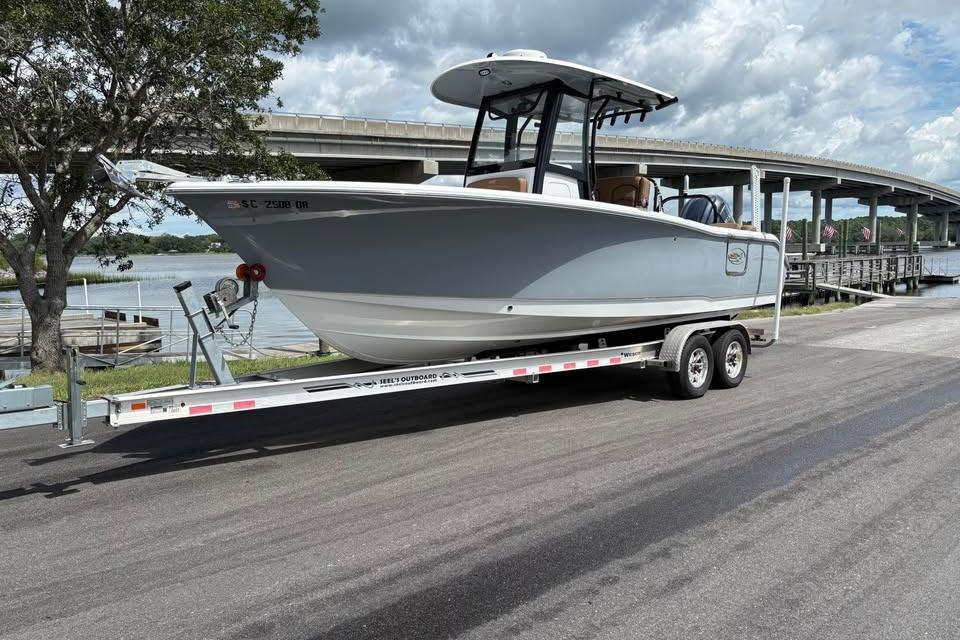 2021 Sea Hunt Ultra 255 SE