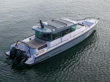 2023 Axopar 37 Aft Cabin