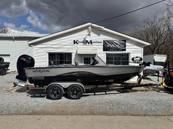Vexus ADX190 2025 Vexus ADX190 boat parked outside Knot Marine dealership.