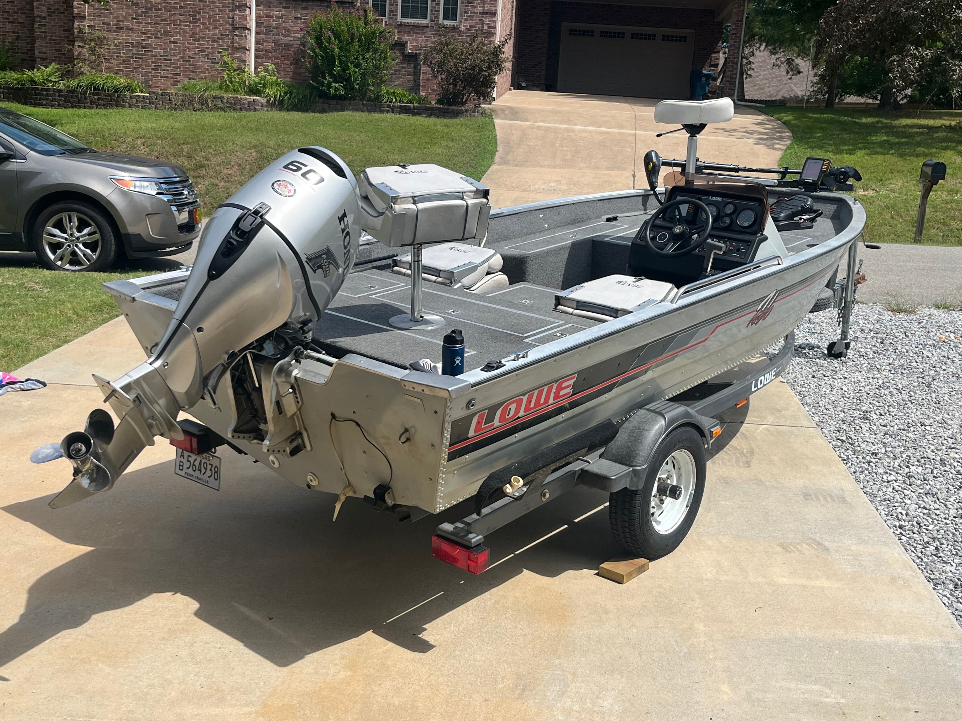 1990 Lowe 1600