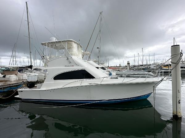 2005 Luhrs 38 Convertible