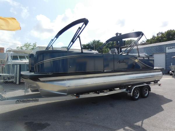 2024 Avalon LSZ Quad Lounger