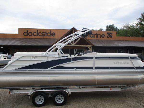 Bennington 25QFBA 2023 Bennington 25QFBA pontoon boat on trailer at Dockside Marine.
