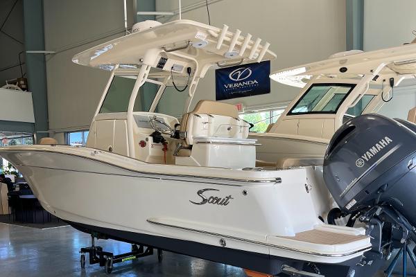 Scout 255 LXF 2020 Scout 255 LXF boat with Yamaha engine in showroom.