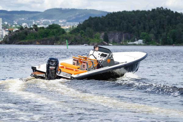 2017 Goldfish 28 Tender