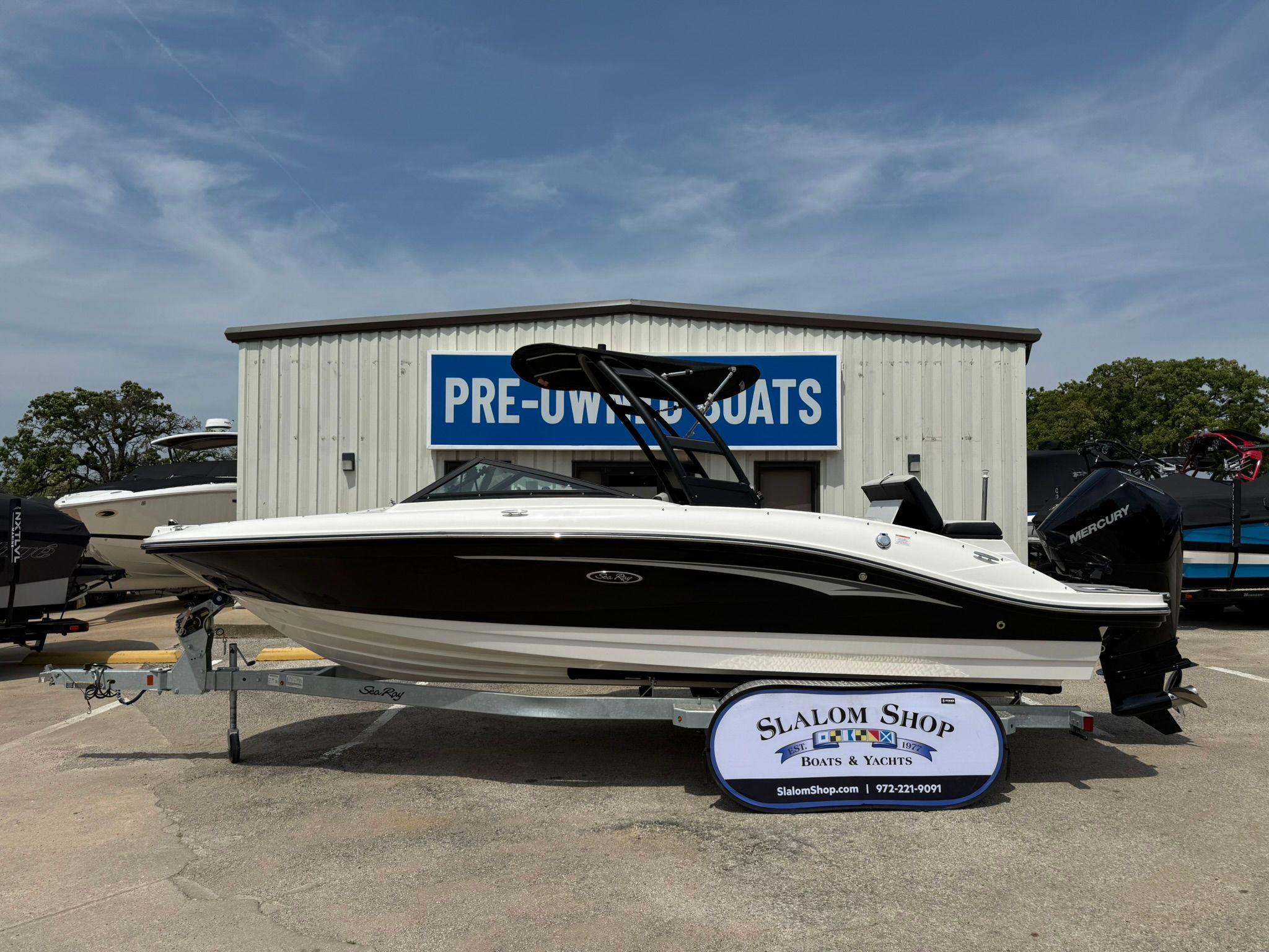2024 Sea Ray SPX 210 Outboard