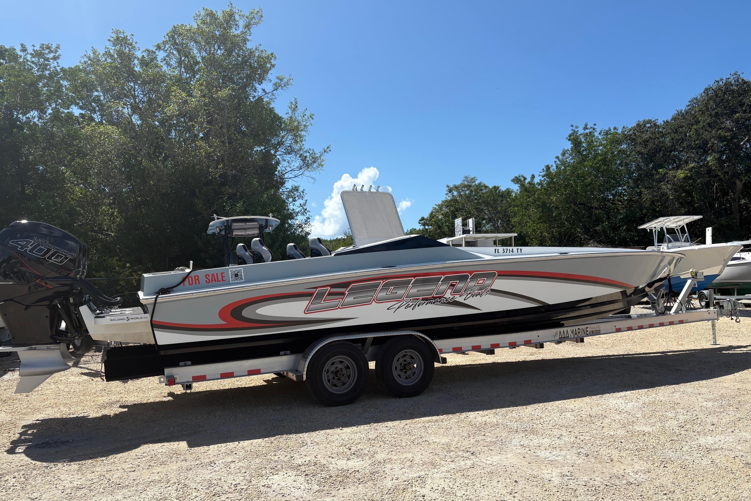 2025 Legend Race Boat