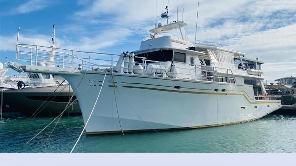 2005 Explorer Motor Yachts 28M