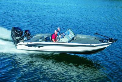 Ranger 621cFS Pro Touring w/ Minn Kota Charger Manufacturer Provided Image: Manufacturer Provided Image Boat