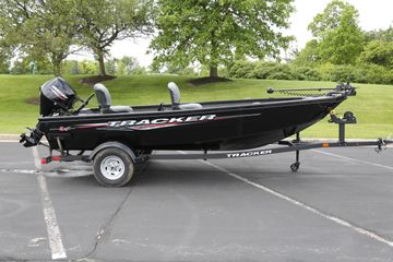2025 Tracker Super Guide V-16 T