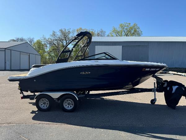 2022 Sea Ray SPX 190