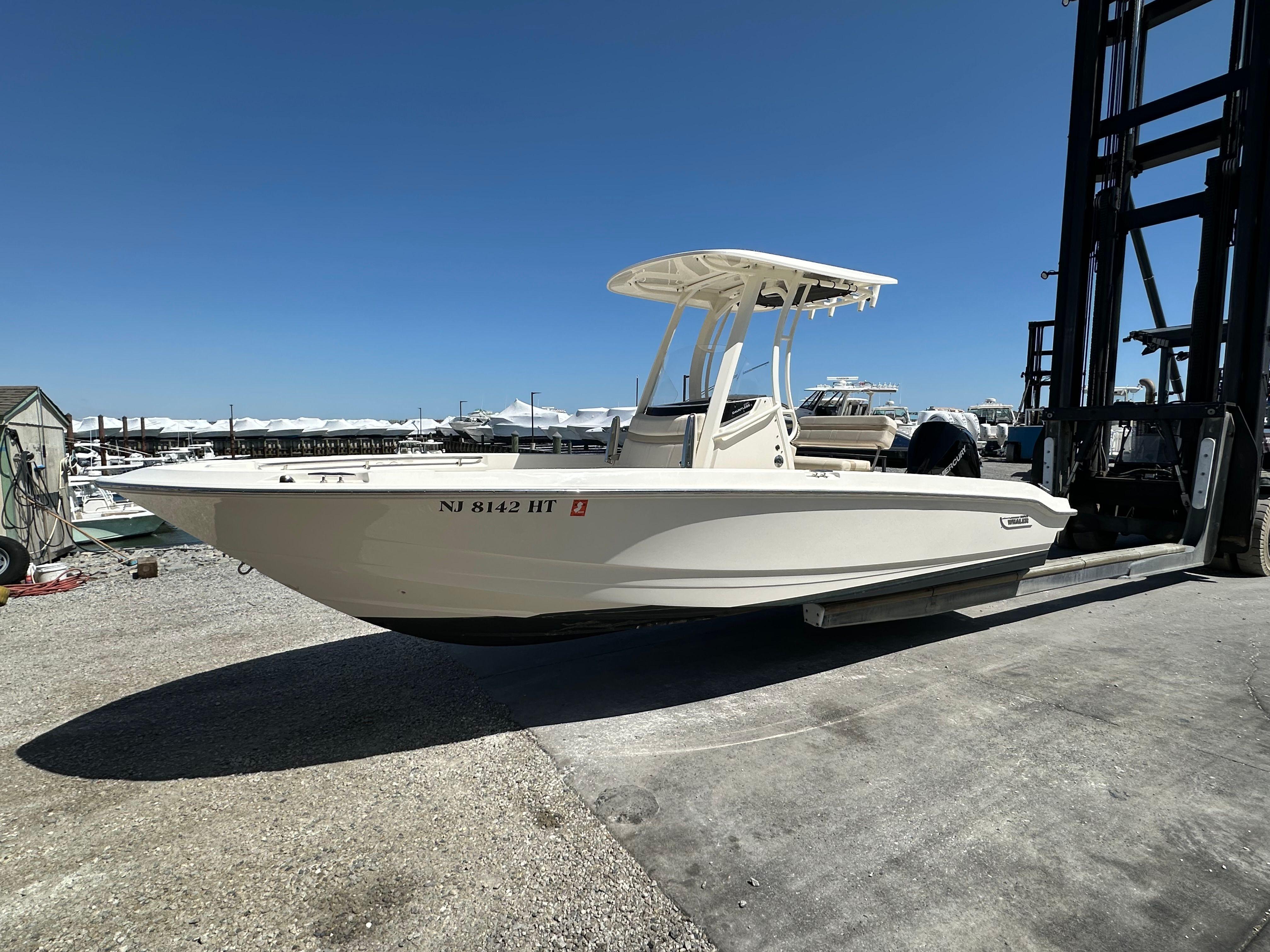 2024 Boston Whaler 2200 DAUNTLESS
