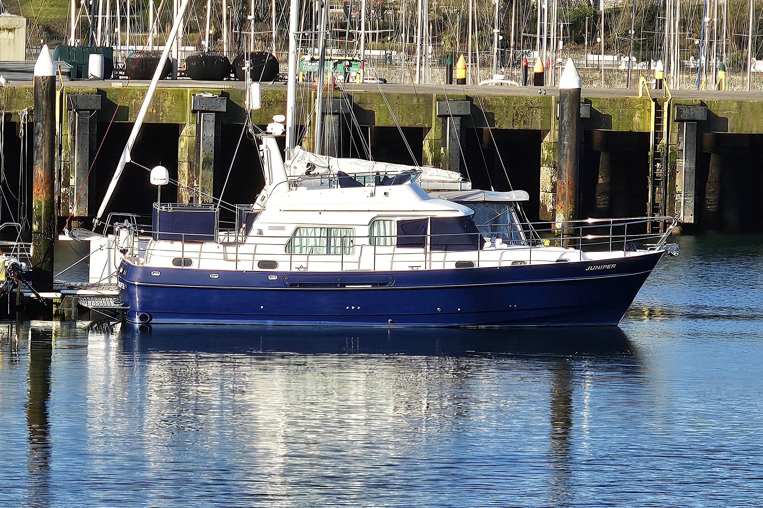 2011 Hardy Commodore 42
