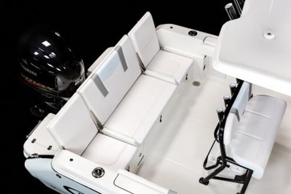 2025 Robalo R232EXP