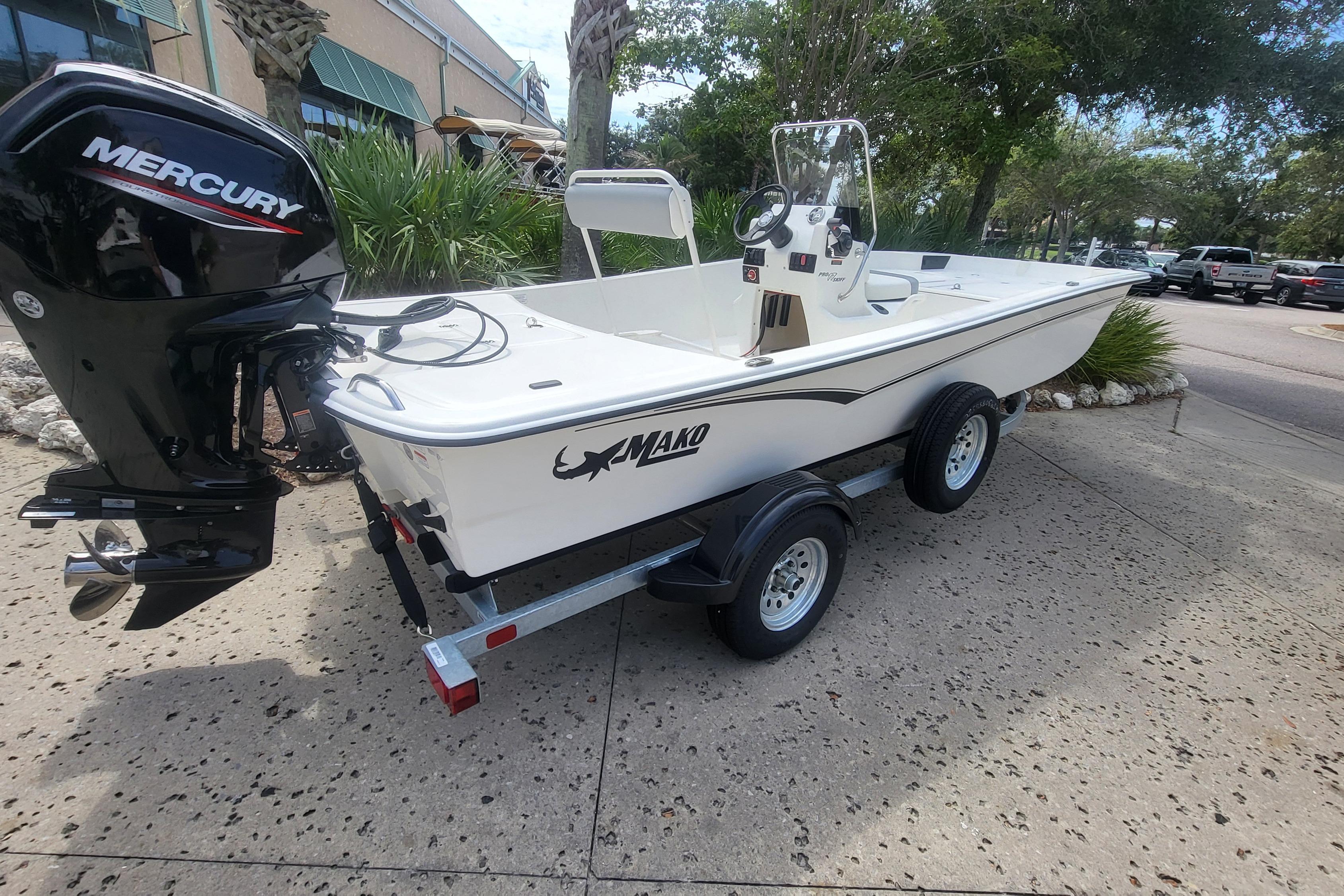 2026 Mako Pro Skiff 17 CC