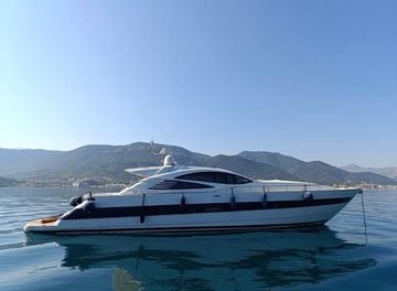 2005 Pershing 76