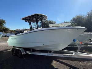 Robalo R230 Center Console 2022 ROBALO 230 CC - Image 1