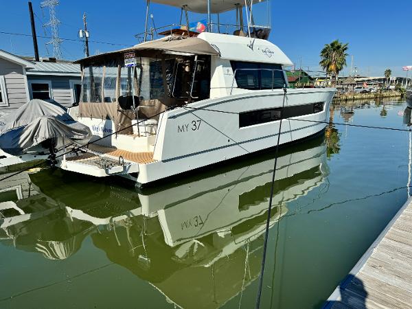 Fountaine Pajot MY 37 2017 Fountaine Pajot MY 37 yacht docked in a marina, reflecting on calm water.