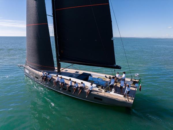 2022 Maxi Dolphin 62